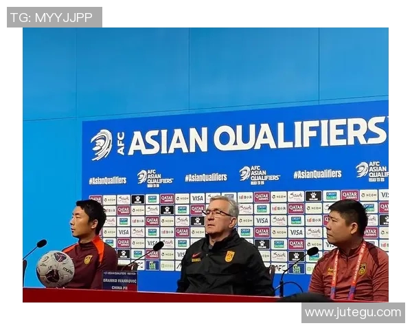 伊万科维奇的传奇人生与篮球事业的辉煌成就探讨