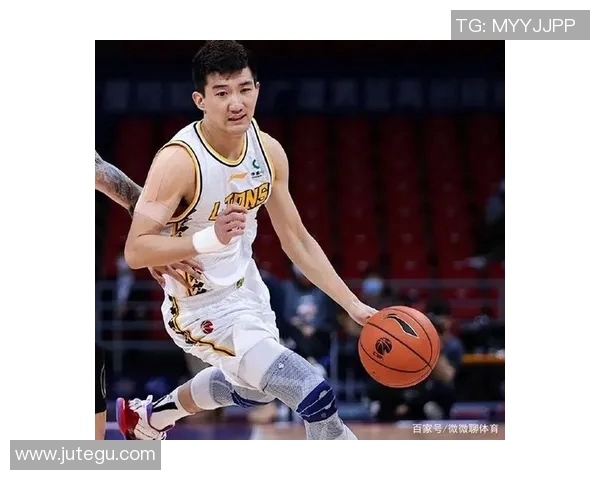 孙铭徽的篮球之路：从青涩少年到国家队核心的成长历程与辉煌成就